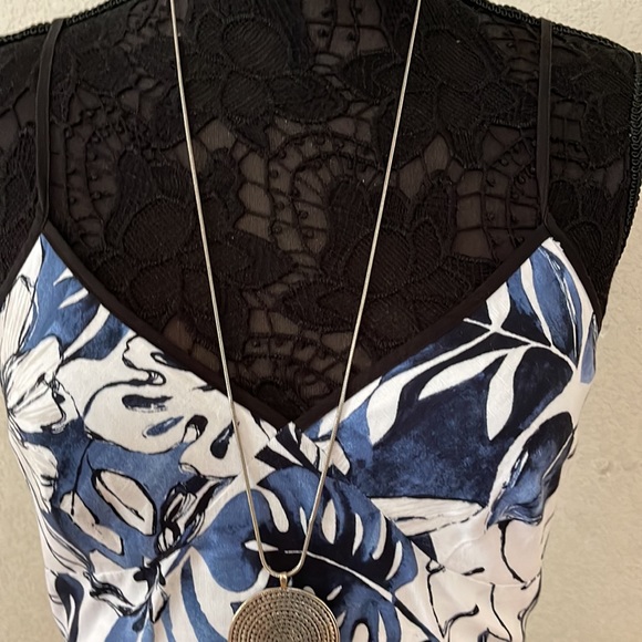 Size 6 Linen dress by Banana Republic. - Picture 2 of 7